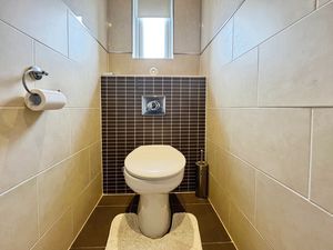 Separate wc- click for photo gallery